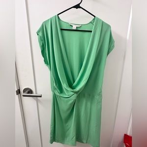Diane Von Furstenberg Green Silk Cowl and V Neck dress size 8